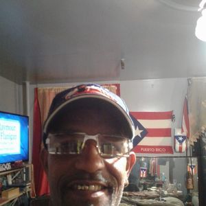 Meet your Posher, Larry